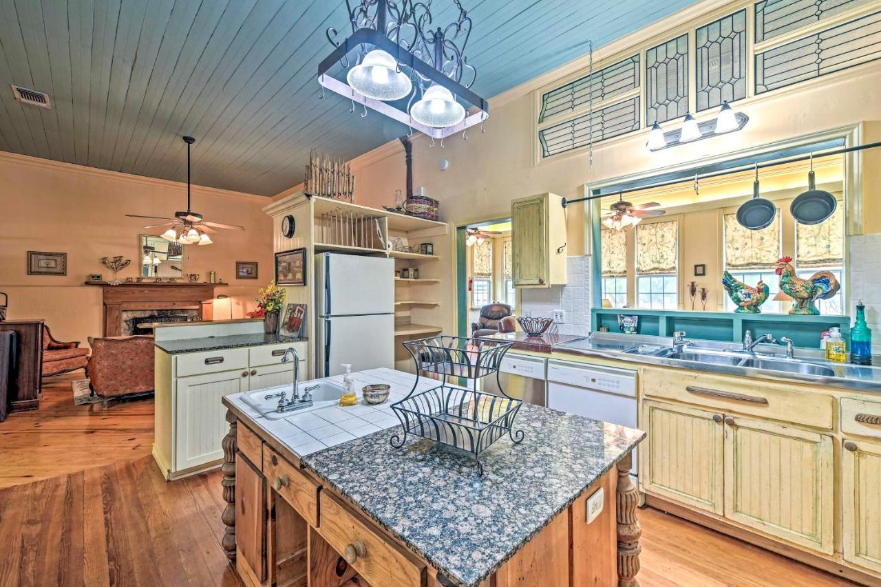The Lilly House Historic Glen Rose Home With Porch! מראה חיצוני תמונה
